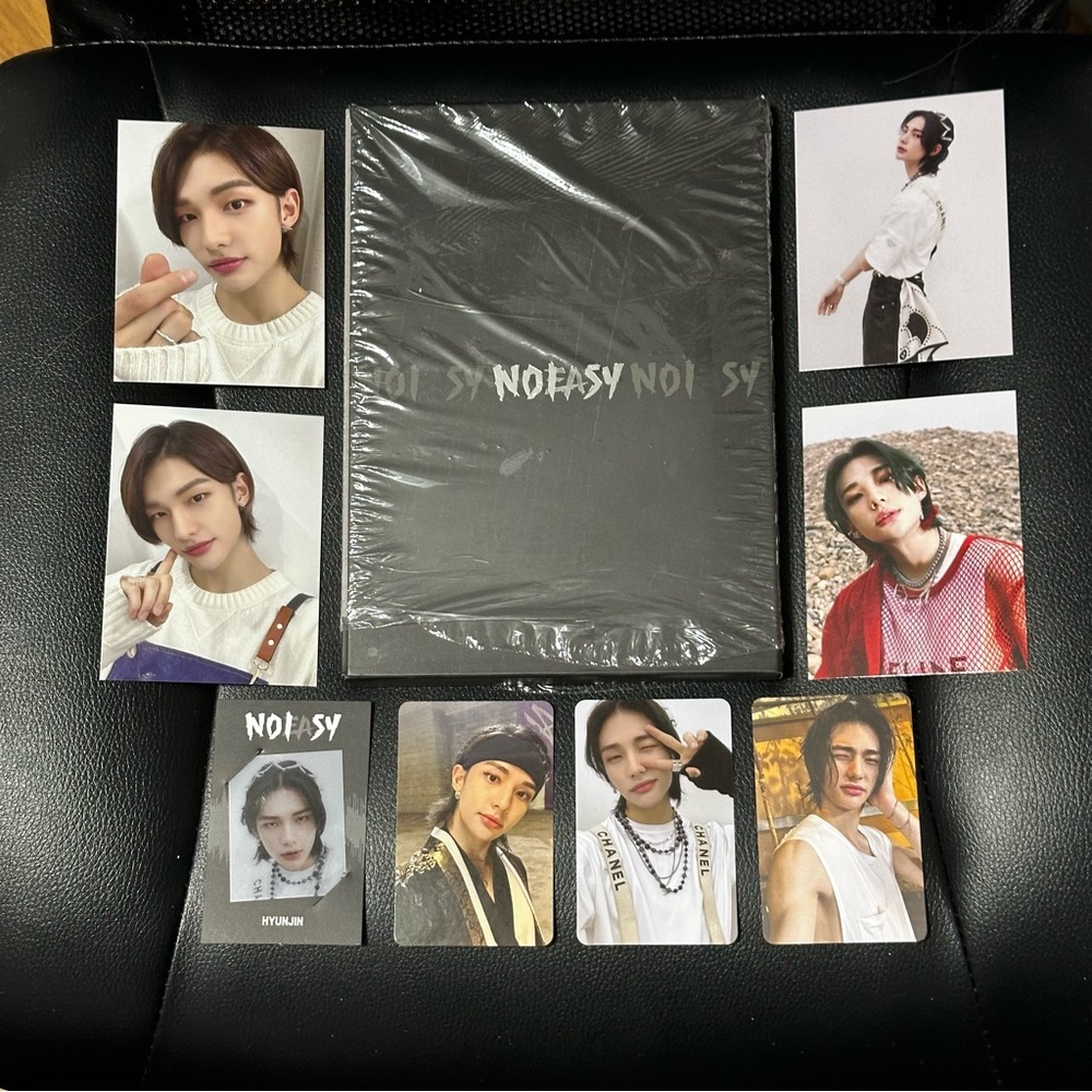 Stray Kids Stray Kidz Hyunjin No Easy album Limited version RARE with photocards